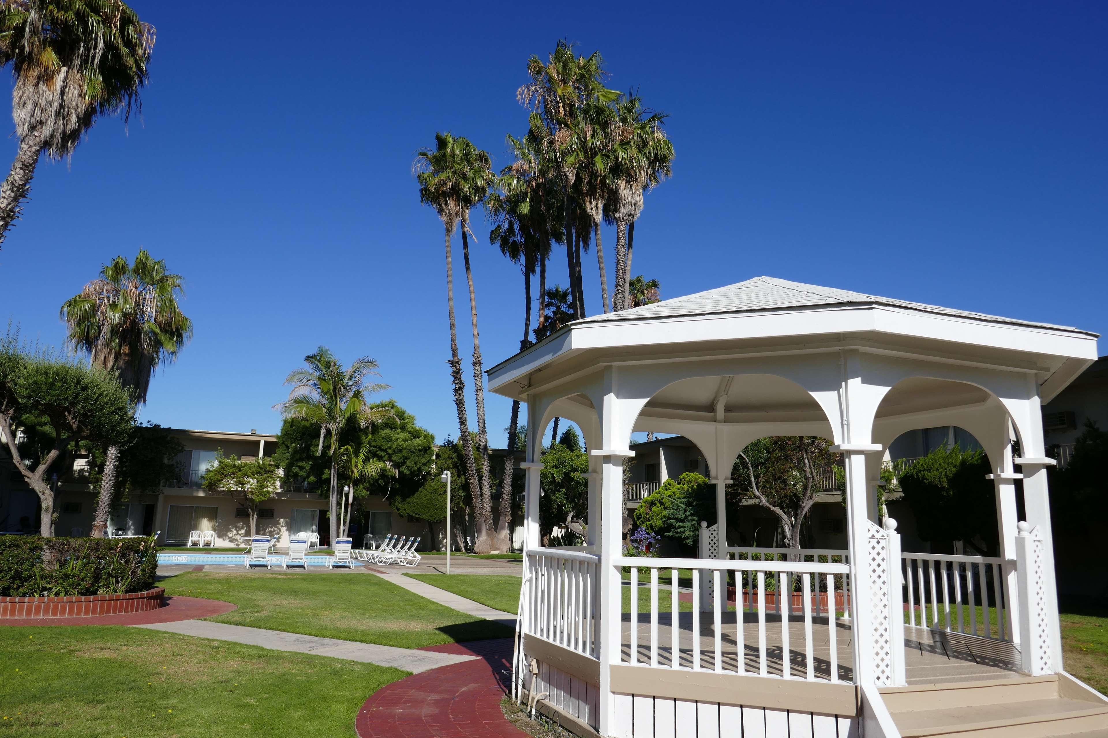 Best Western Golden Sails Hotel Long Beach Exterior photo