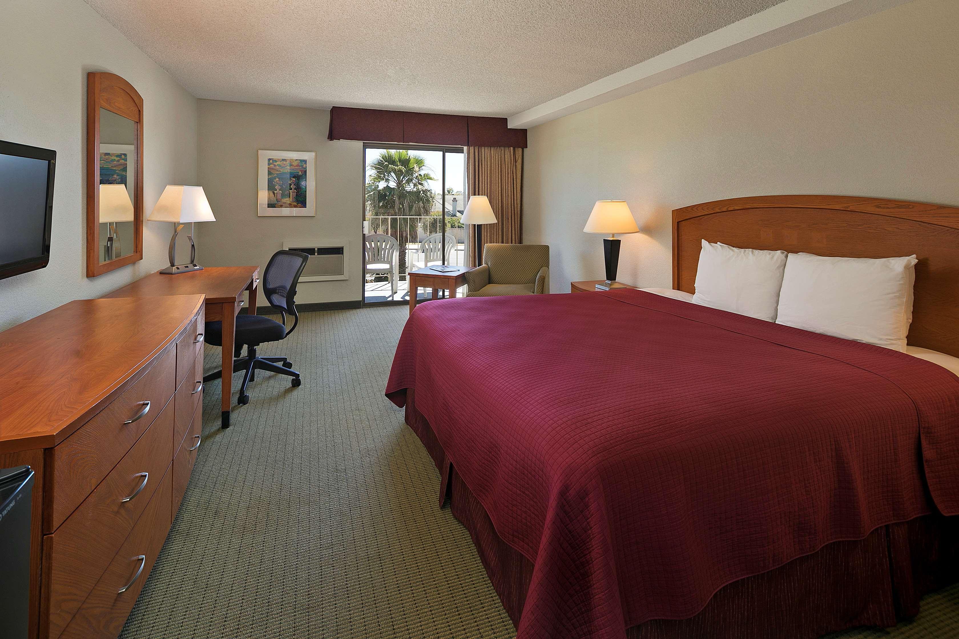 Best Western Golden Sails Hotel Long Beach Exterior photo