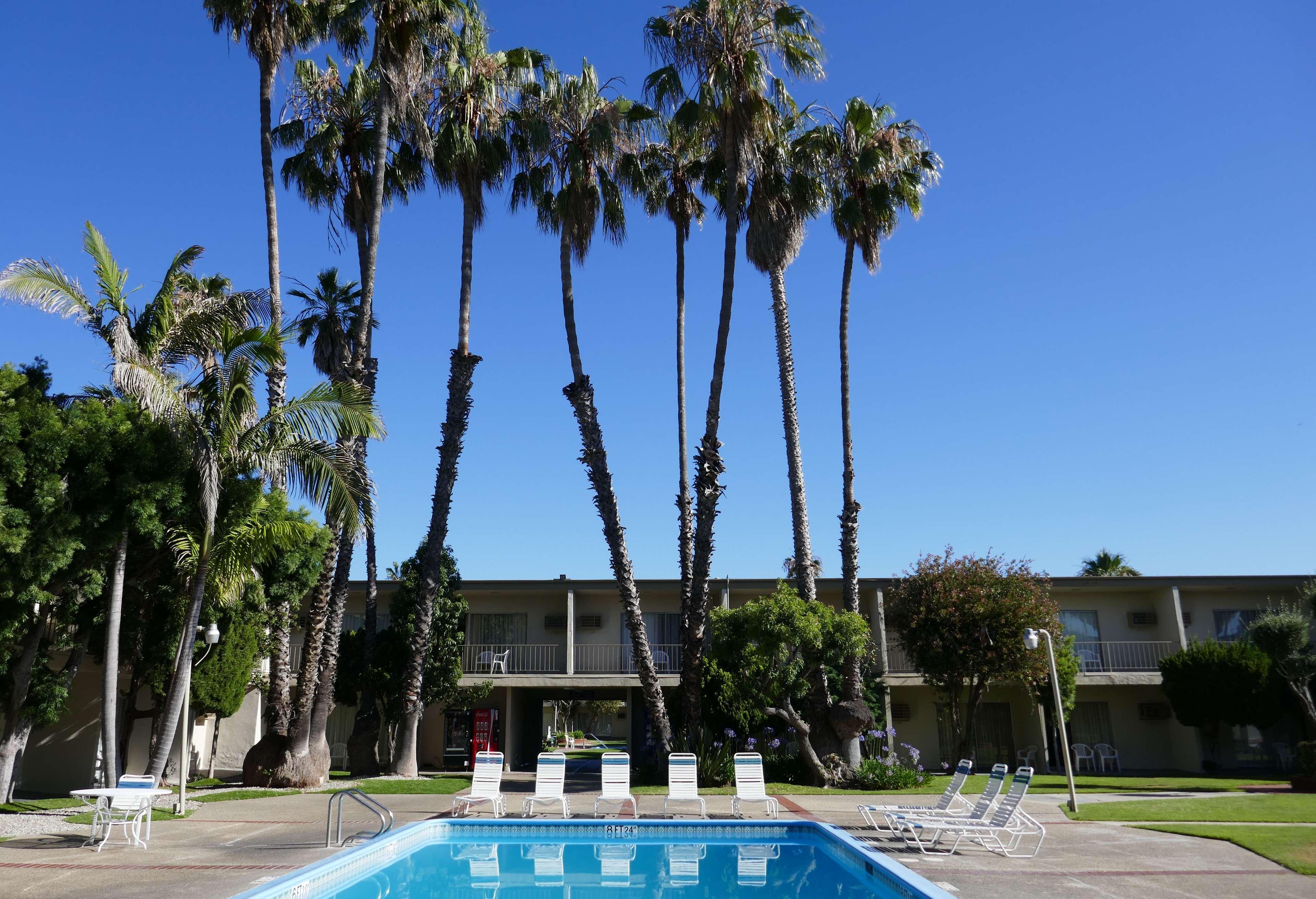 Best Western Golden Sails Hotel Long Beach Exterior photo