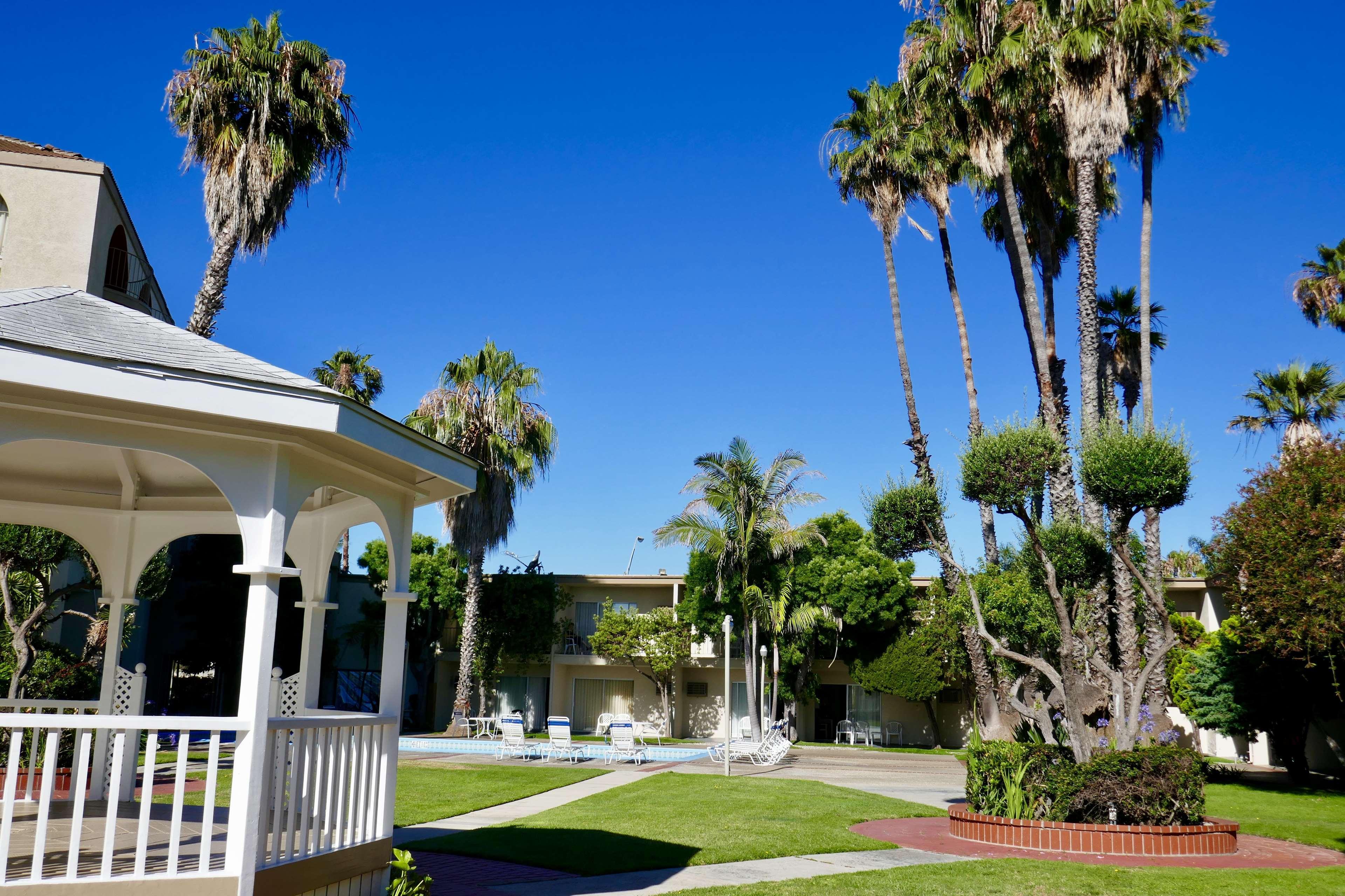 Best Western Golden Sails Hotel Long Beach Exterior photo