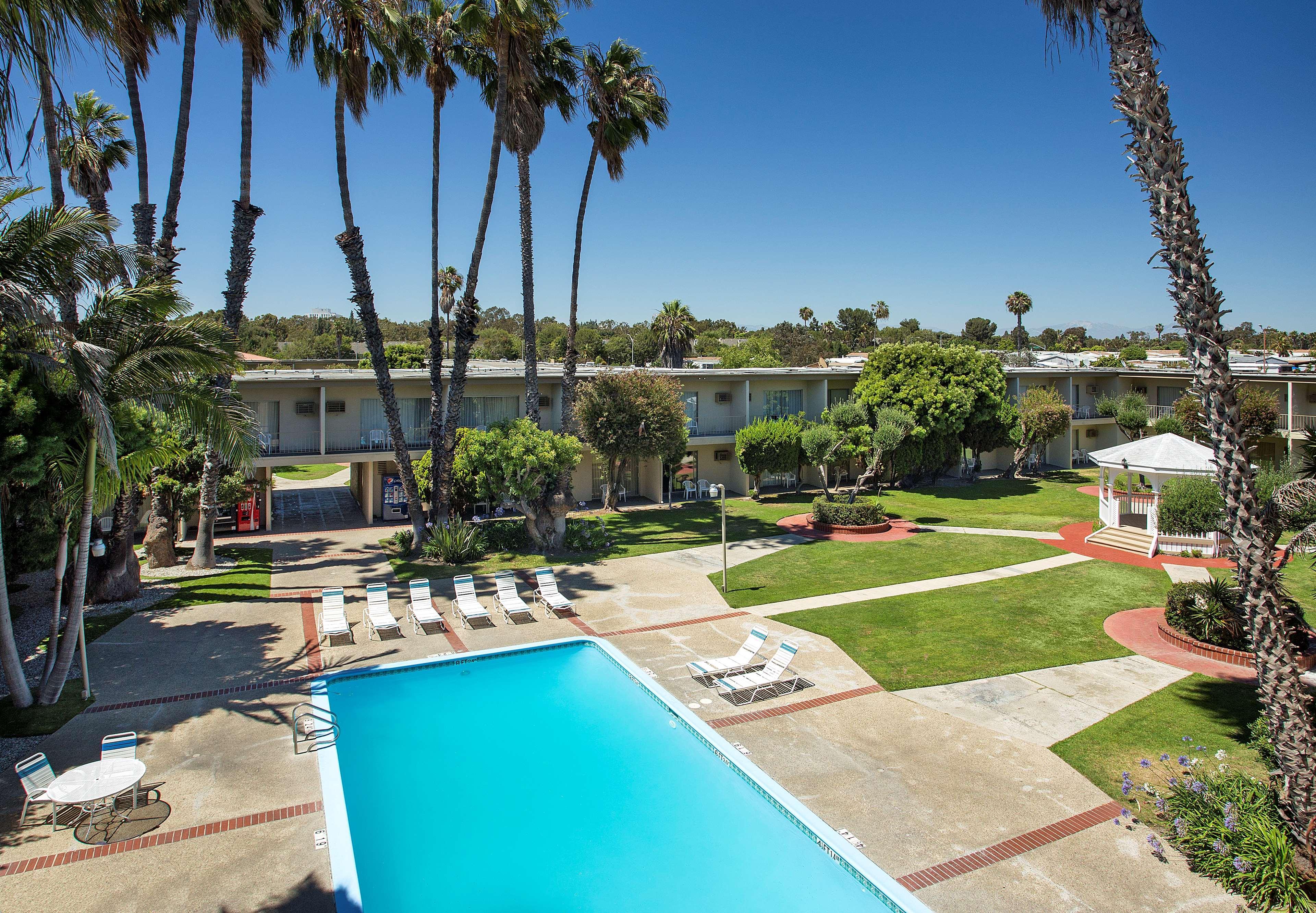 Best Western Golden Sails Hotel Long Beach Exterior photo