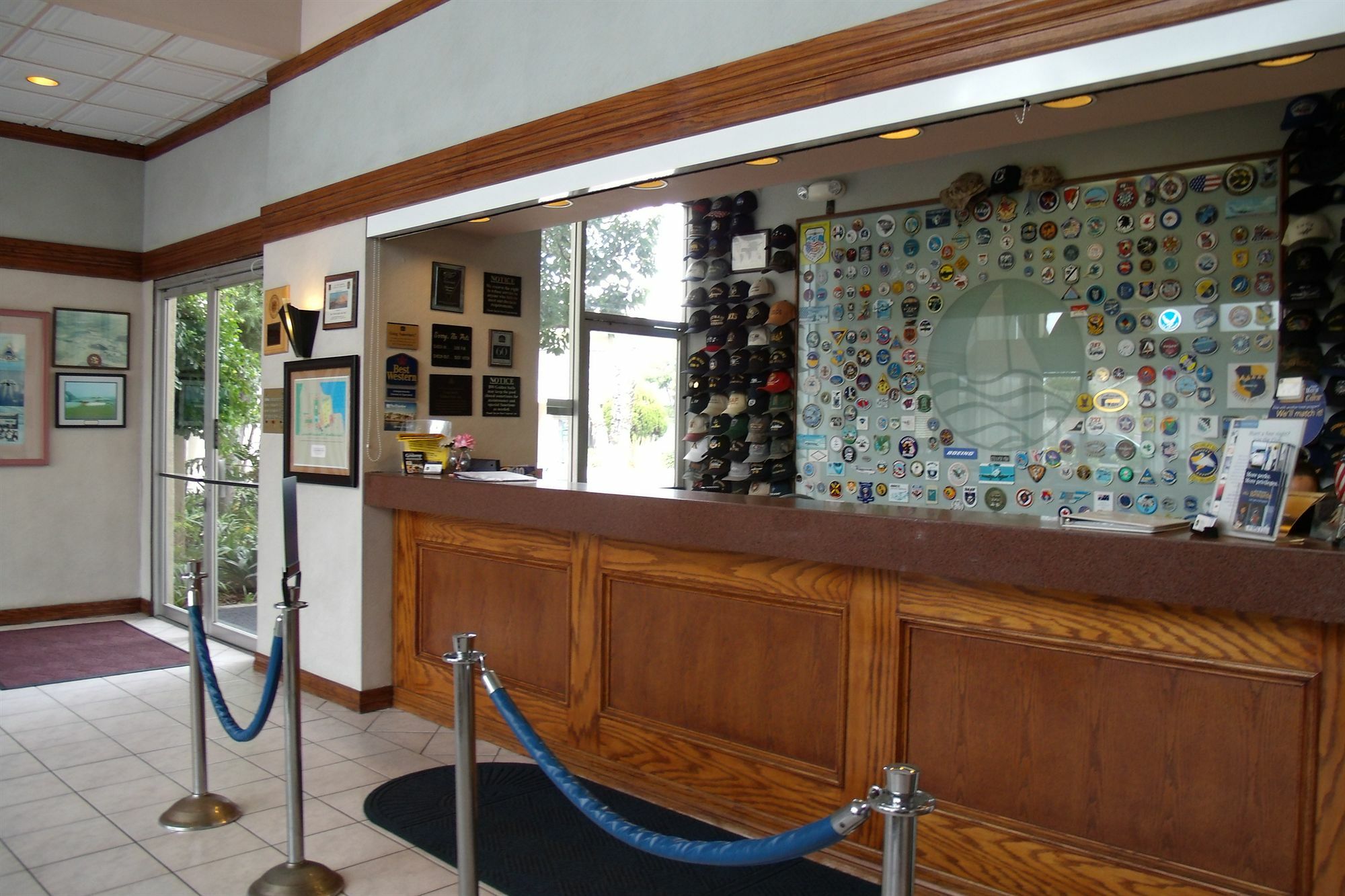 Best Western Golden Sails Hotel Long Beach Exterior photo